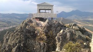 Torre de vigilancia contra incendios forestales en el T.M. de Cañamero (Cáceres)